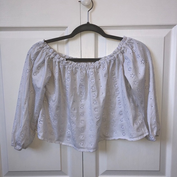 White Brandy Melville Cropped long sleeved shirt - Picture 4 of 6